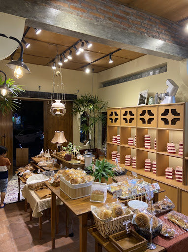 aneka pastery solo toko roti aren penumping