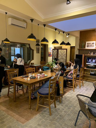 tempat nongkrong solo Toko Roti Aren Penumping