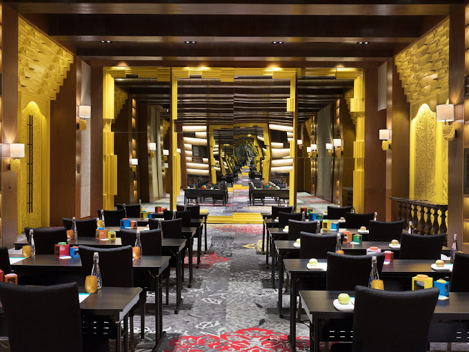 resto cantik Hotel Indigo Bali Seminyak Beach, an IHG Hotel