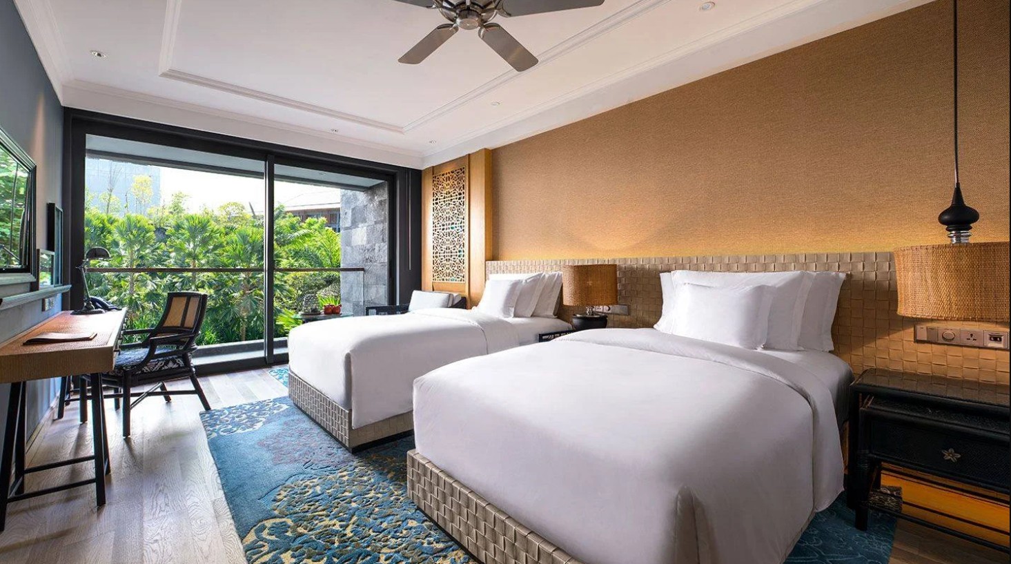 tipe kamar 2 bed hotel bali Standard Room Garden View Hotel Indigo Seminyak Bali